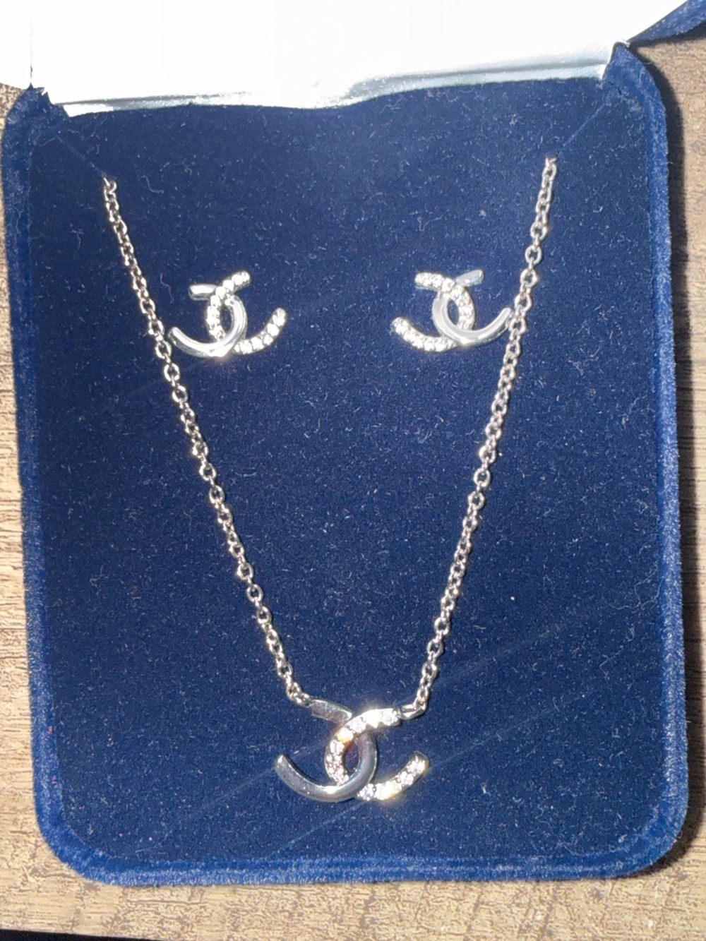 Montana Silversmiths horseshoe happiness necklace and earring set